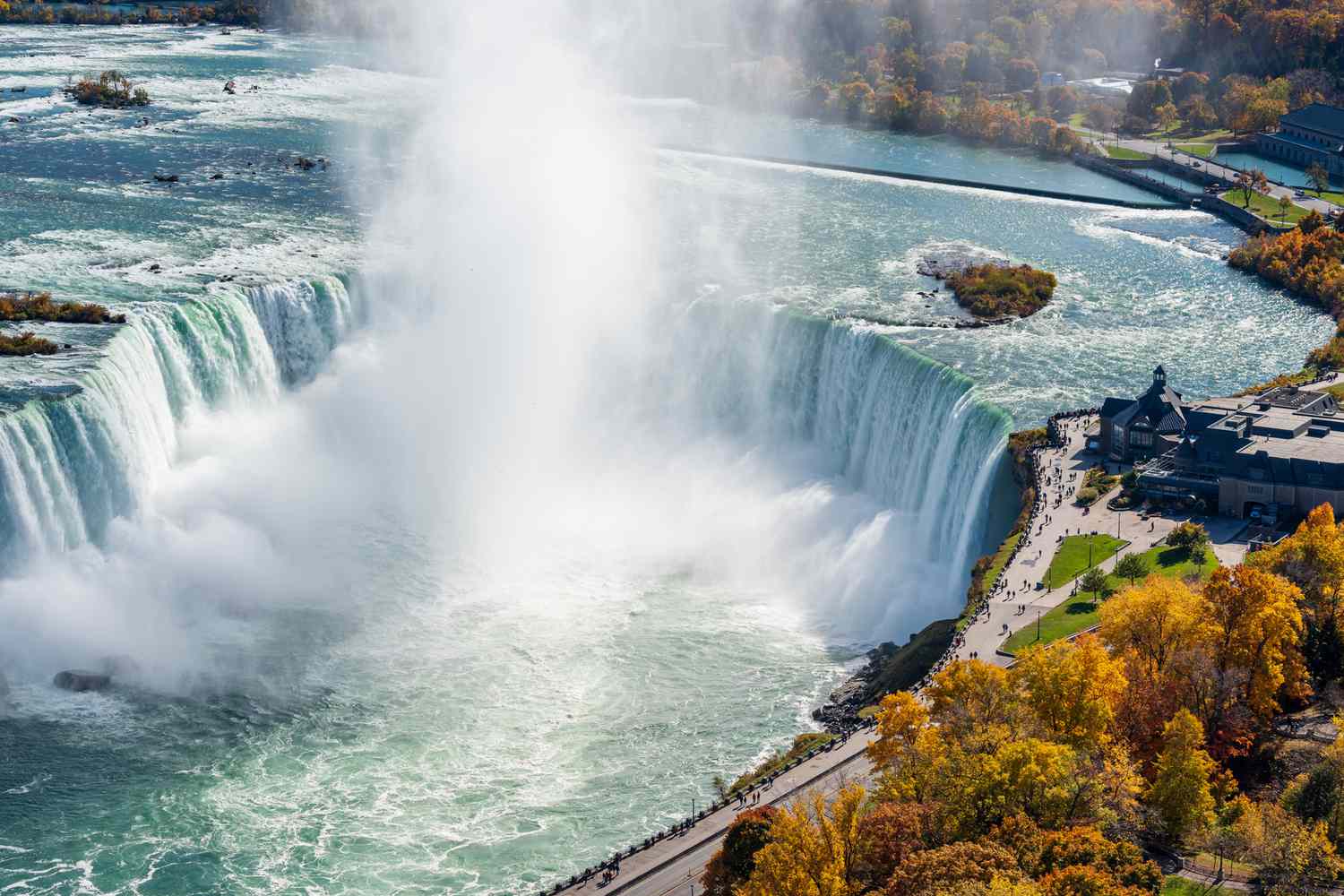 TAL-niagra-falls-BEAUTYCANADA0623-81c09c5d99fe4bbeb58ba80a39effb20